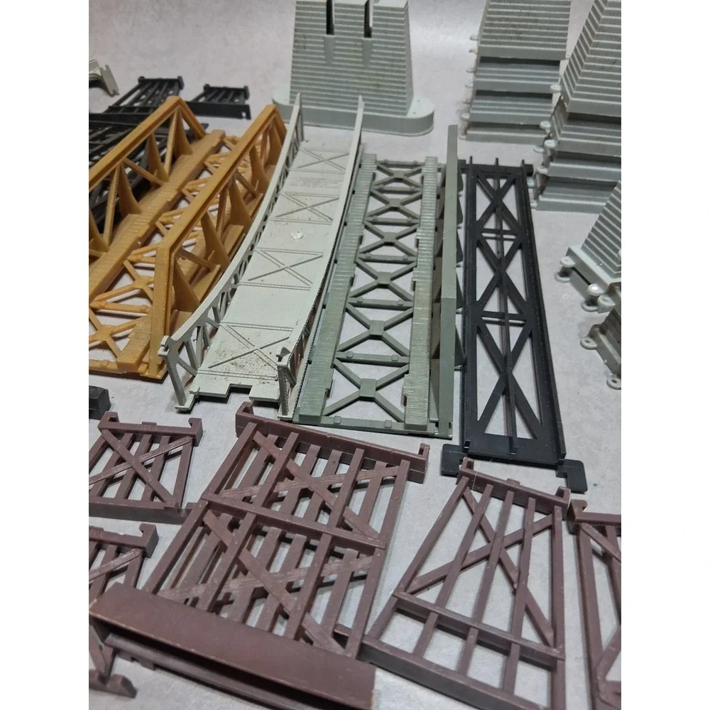 HO Scale Train Bridge Piers Risers Track Supports Too Many Pieces To Count